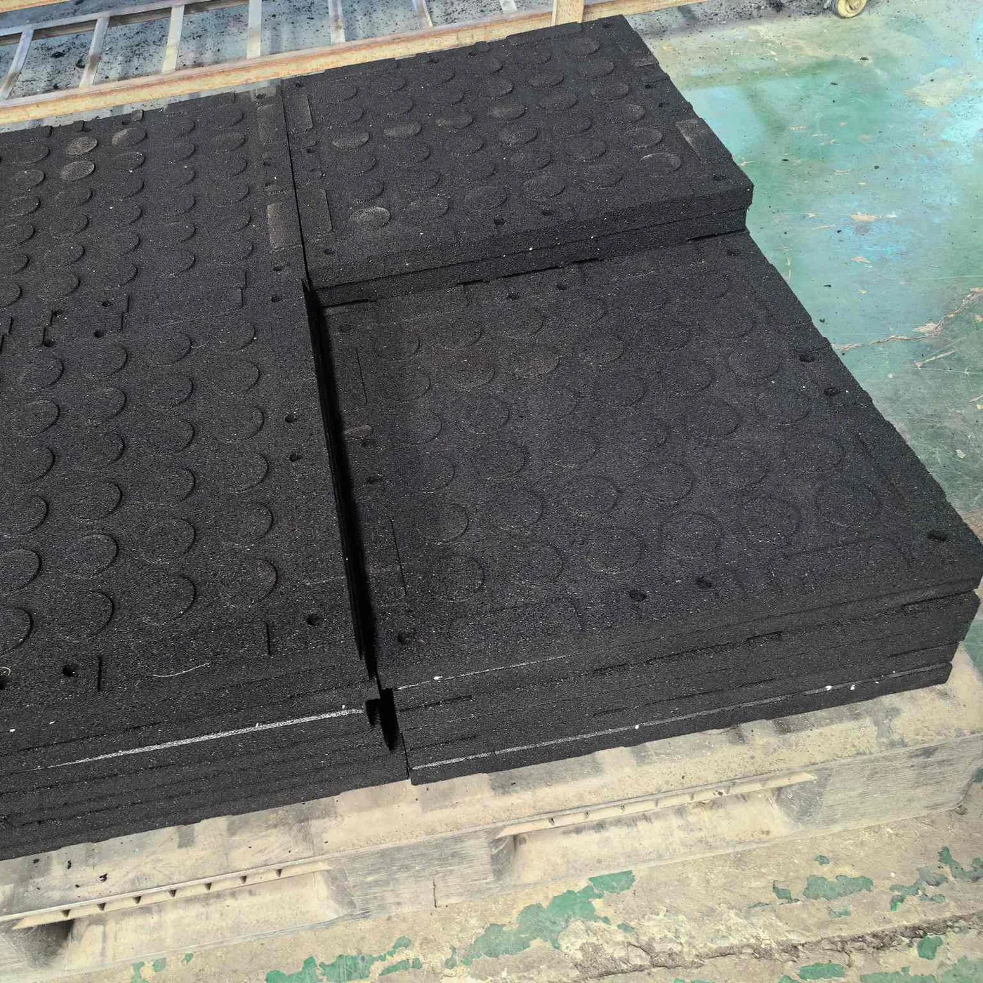 Snap-Lock Rubber Flooring — photo 4